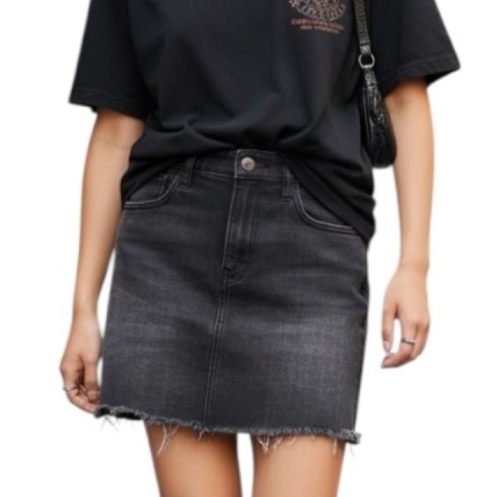 Express 6 Black Distressed Raw Edge Denim Mini Skirt Casual Edgy Streetwear